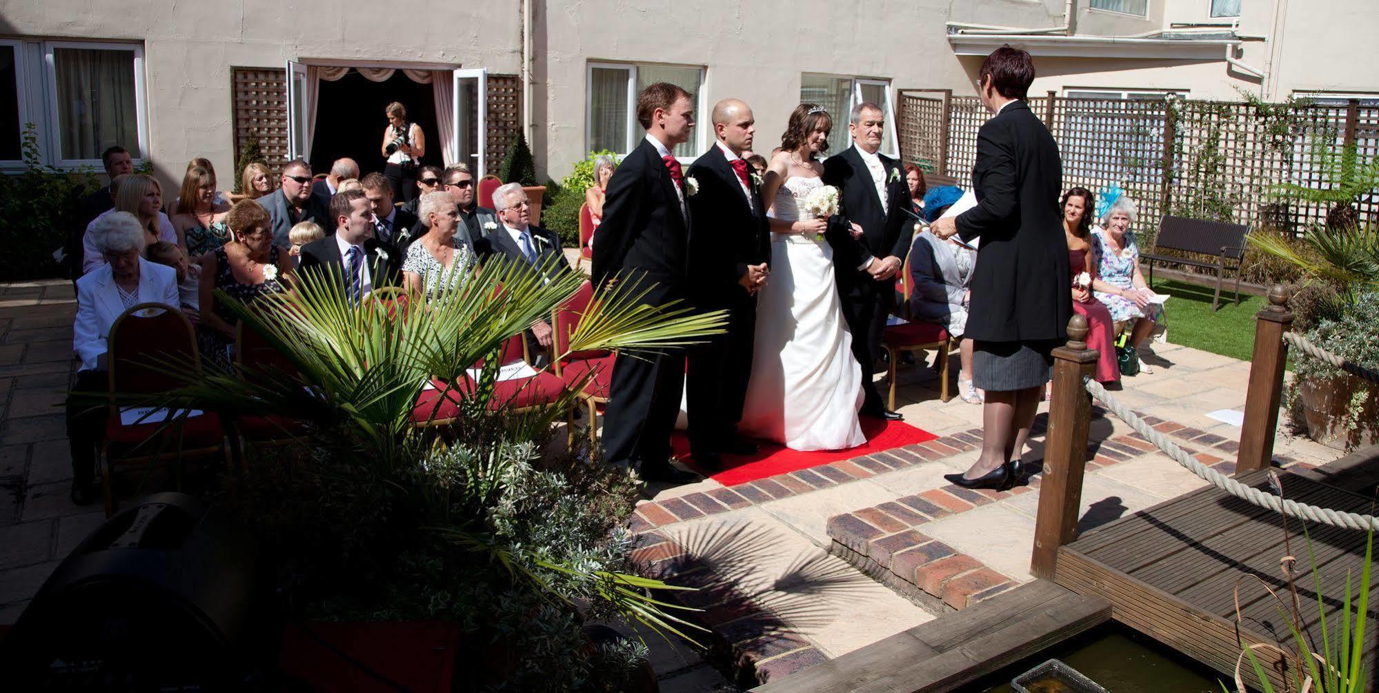 King Charles Hotel Gillingham  Ngoại thất bức ảnh