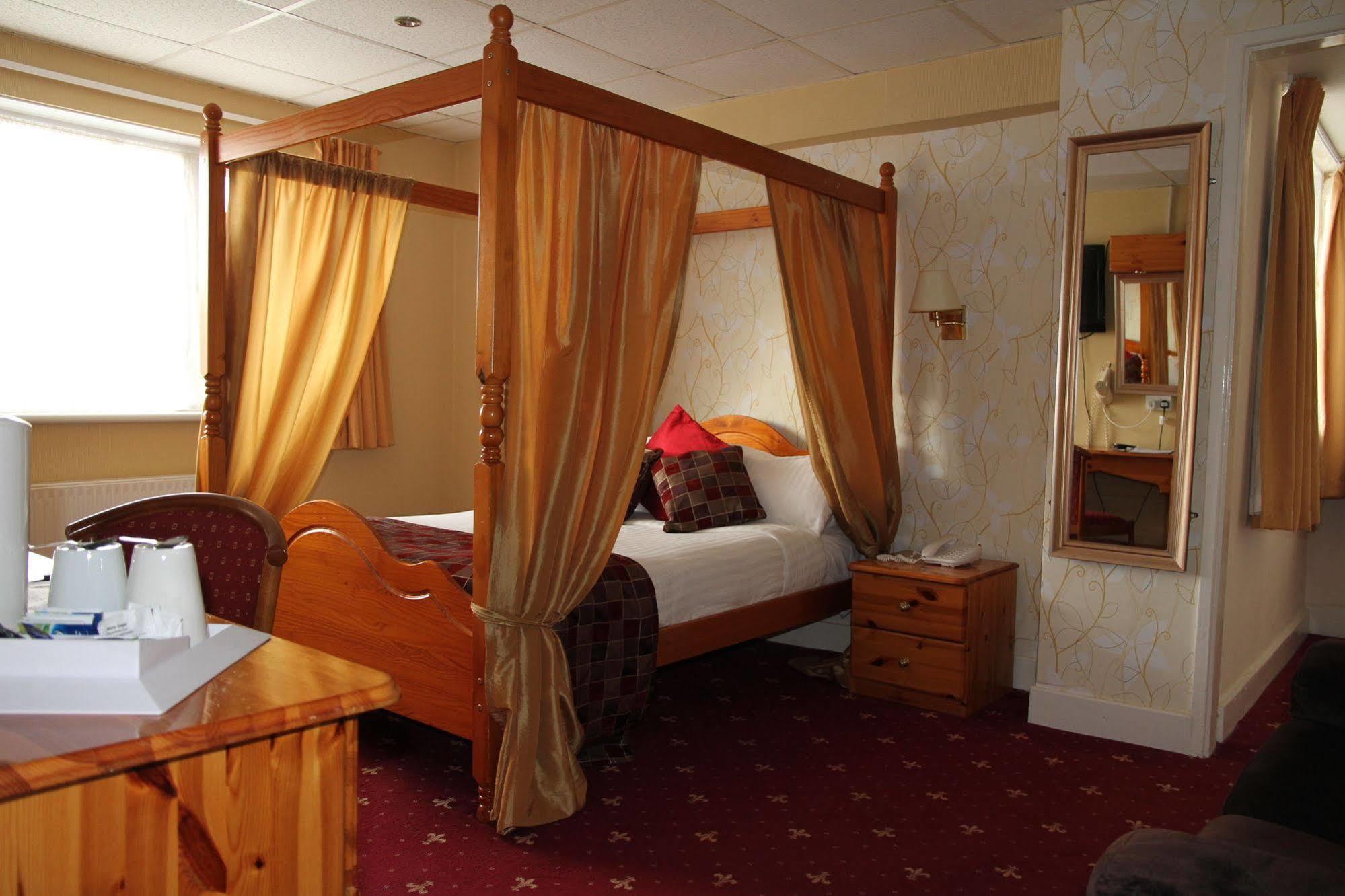 King Charles Hotel Gillingham  Ngoại thất bức ảnh